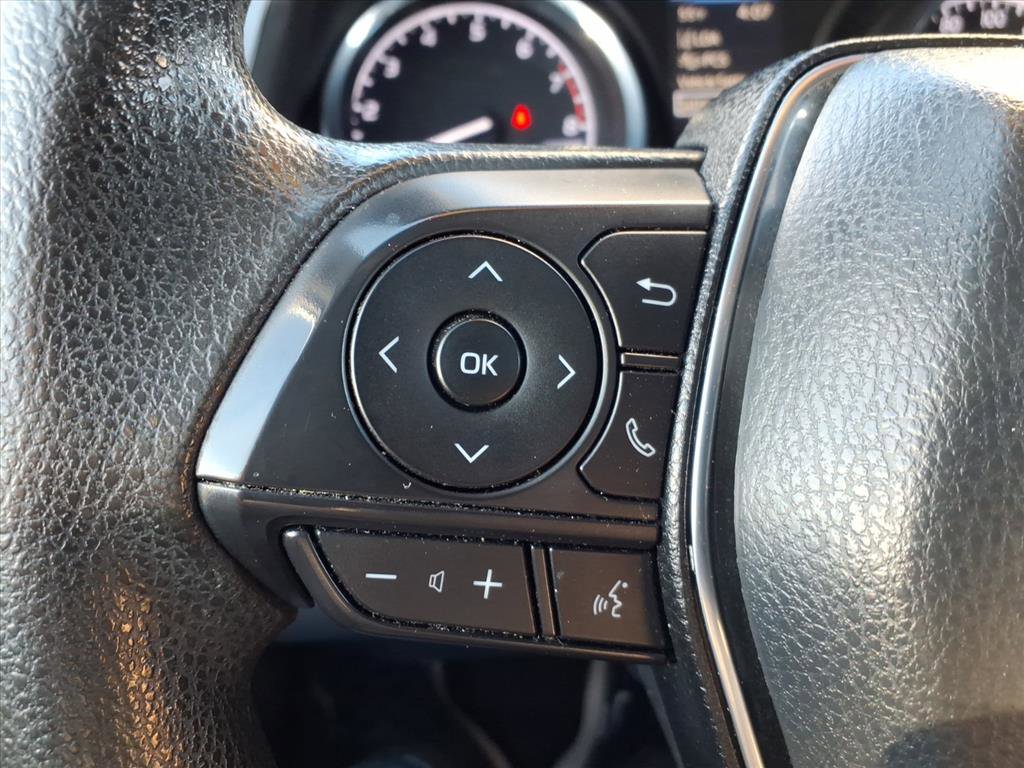 Used 2020 Toyota Camry LE image 21