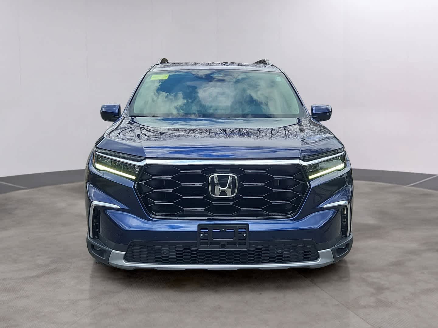 Used 2023 Honda Pilot Touring image 2