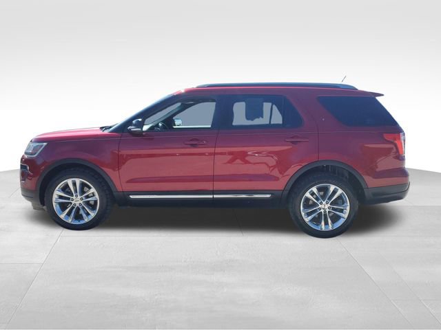 Used 2018 Ford Explorer XLT w/ Equipment Group 202A image 7