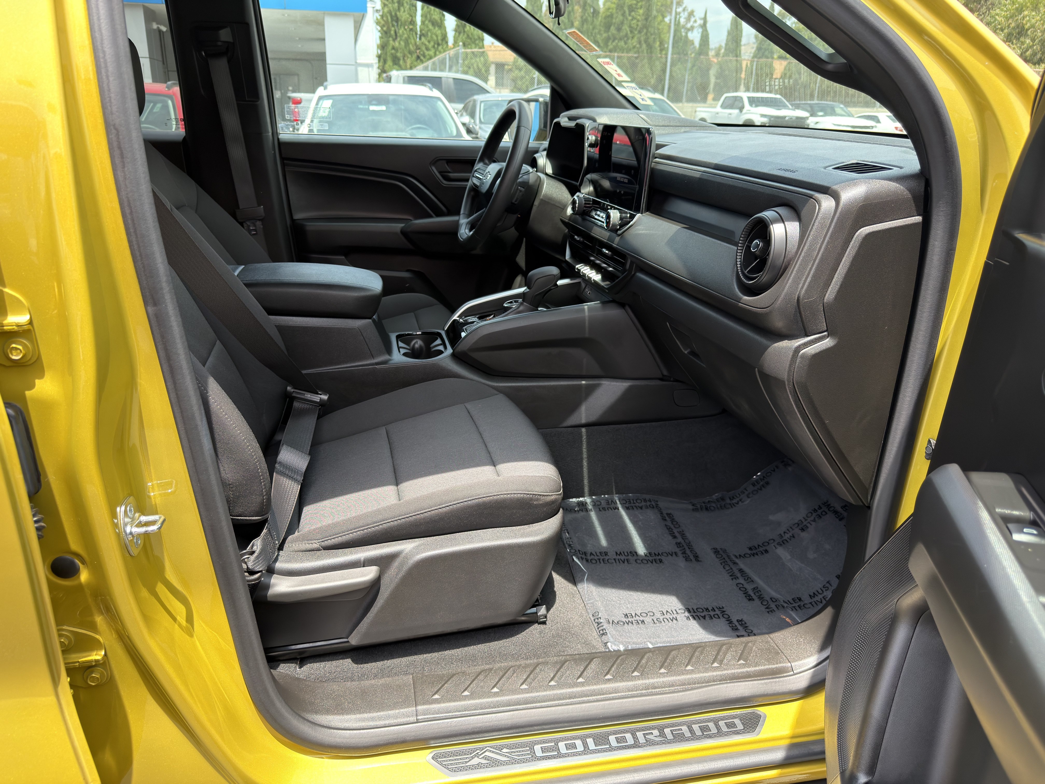 Used 2024 Chevrolet Colorado Trail Boss w/ LPO, Dark Essentials Package AWD/4WD image 10