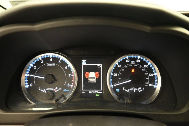 Used 2019 Toyota Highlander Plus AWD/4WD image 14