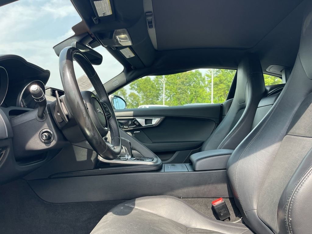Used 2015 Jaguar F-TYPE Coupe image 9