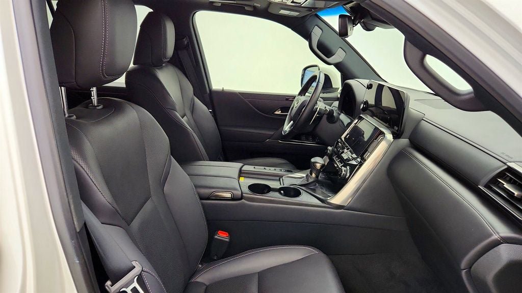 Used 2023 Lexus LX 600 4WD w/ Interior Upgrade Package image 25