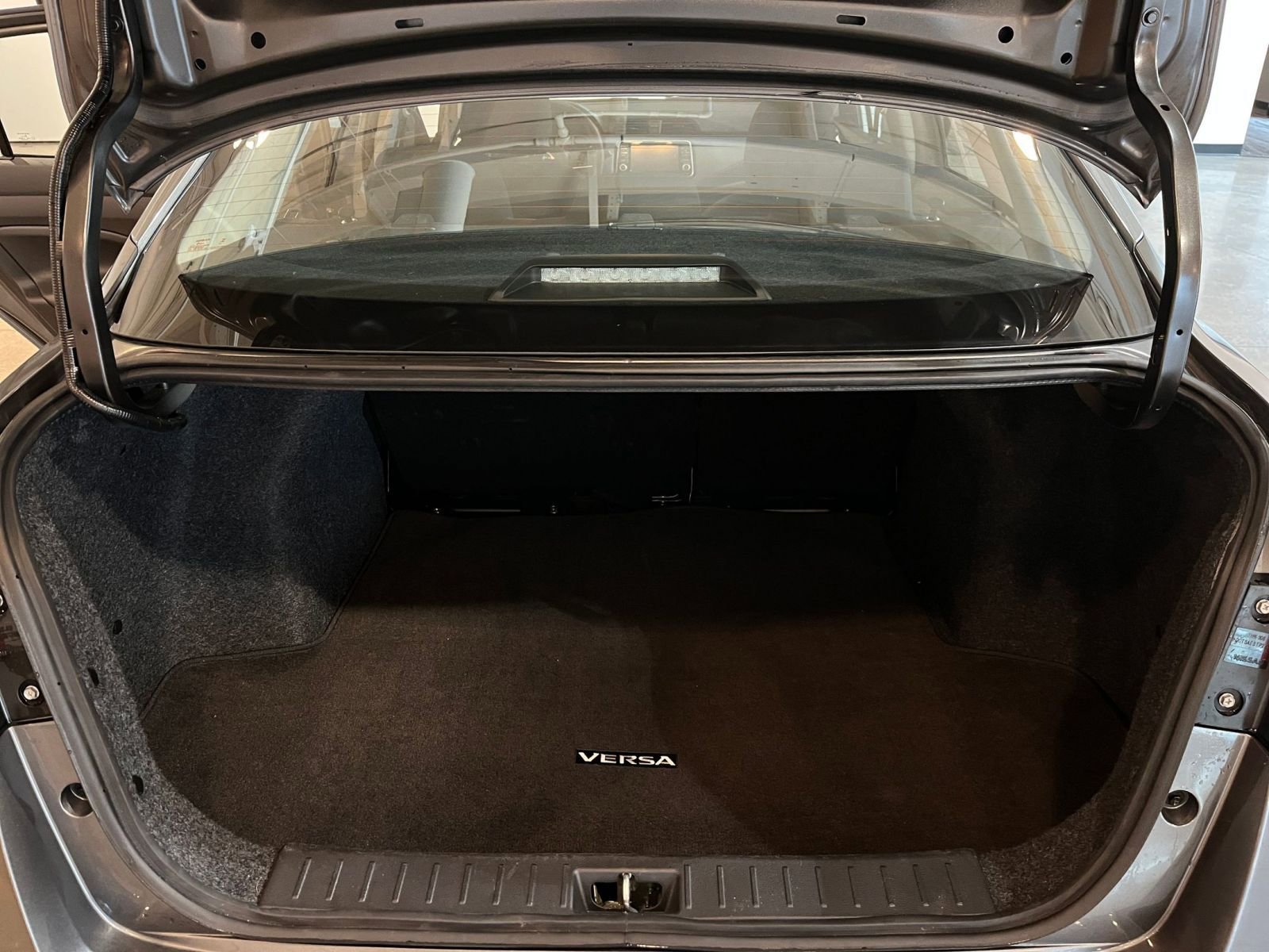 Used 2025 Nissan Versa SV image 30