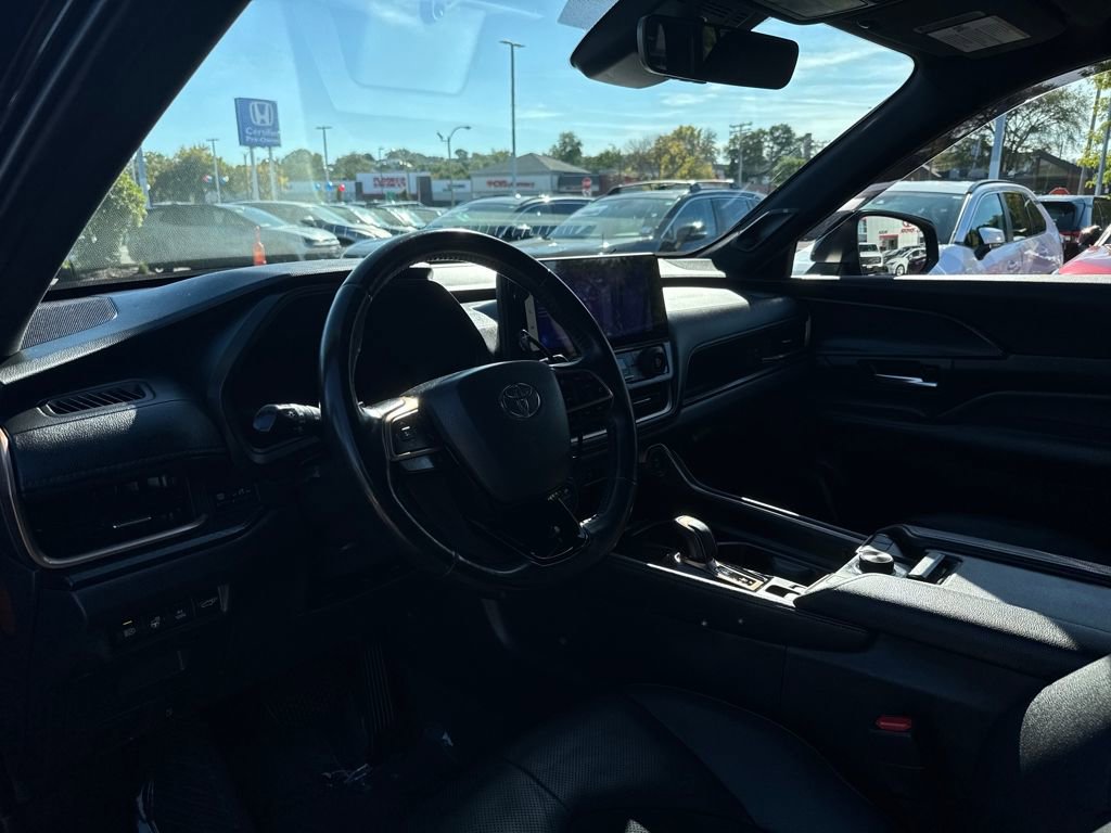 Used 2024 Toyota Grand Highlander AWD Hybrid image 17