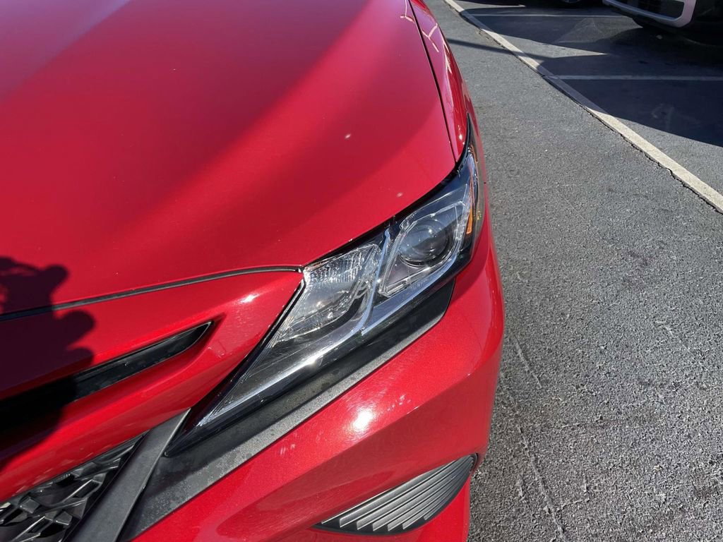 Used 2020 Toyota Camry SE image 13