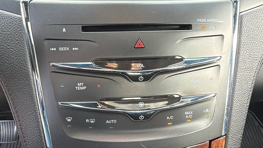 Used 2014 Lincoln MKS AWD w/ Equipment Group 101A image 24