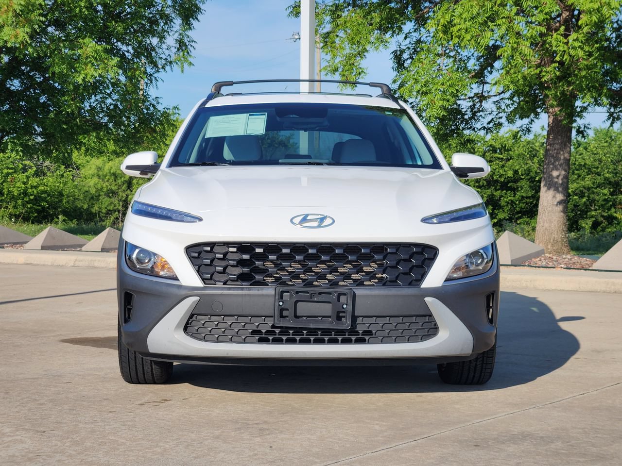 Used 2023 Hyundai Kona SEL w/ Convenience Package FWD image 2