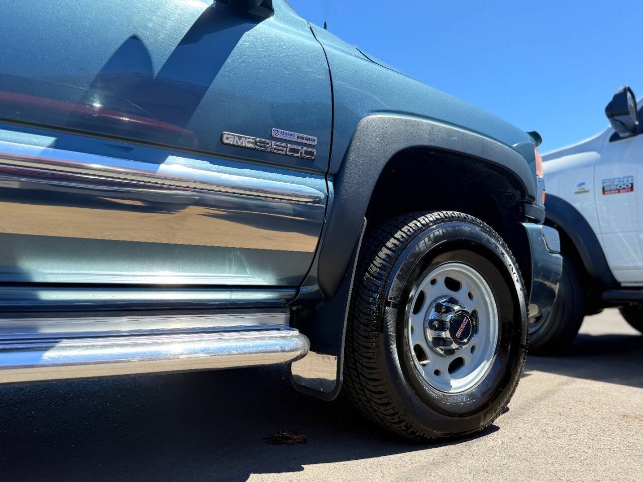 Used 2007 GMC Sierra 3500 SLT RWD image 11