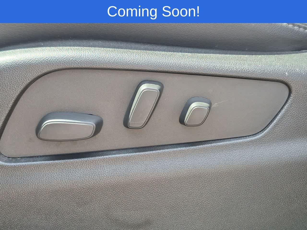 Used 2023 Cadillac XT4 Premium Luxury w/ Cold Weather Package AWD/4WD image 9