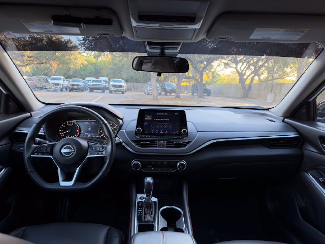 Used 2025 Nissan Altima 2.5 SR FWD image 16