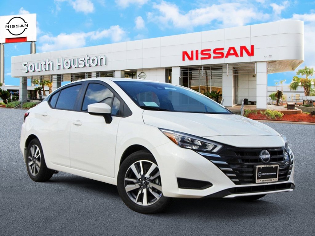 New 2025 Nissan Versa SV w/ Trunk Package