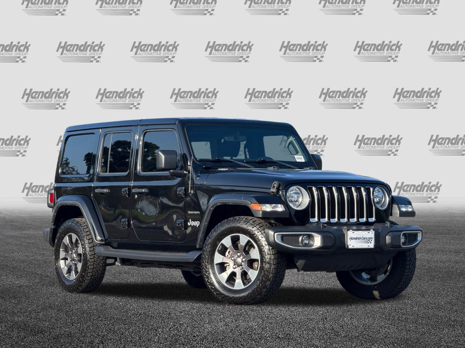 Used 2018 Jeep Wrangler Unlimited Sahara image 2