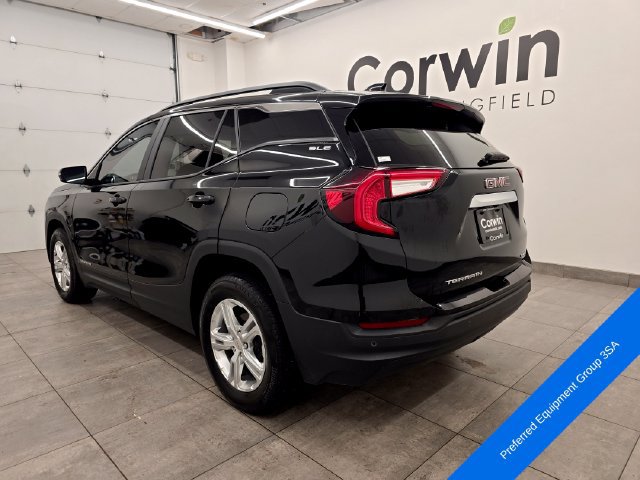 Used 2022 GMC Terrain SLE w/ Driver Convenience Package AWD/4WD image 3