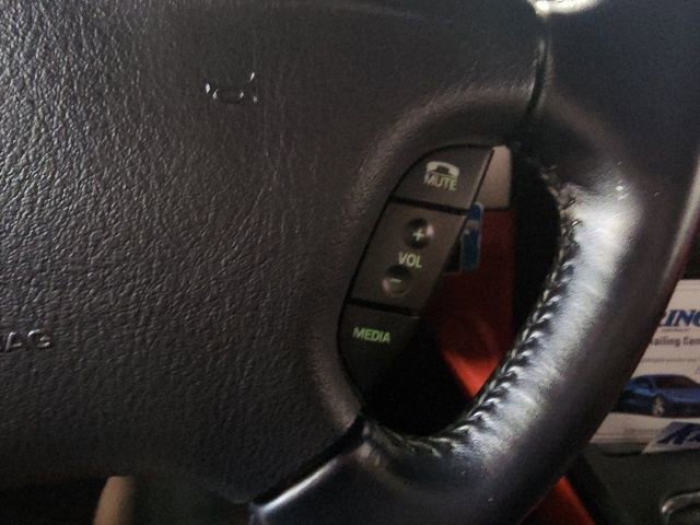 Used 2005 Ford Thunderbird image 18