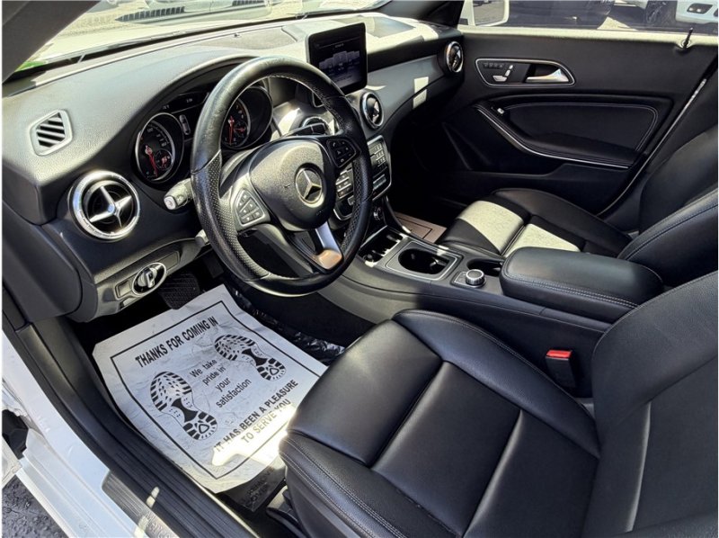 Used 2018 Mercedes-Benz CLA 250 image 17