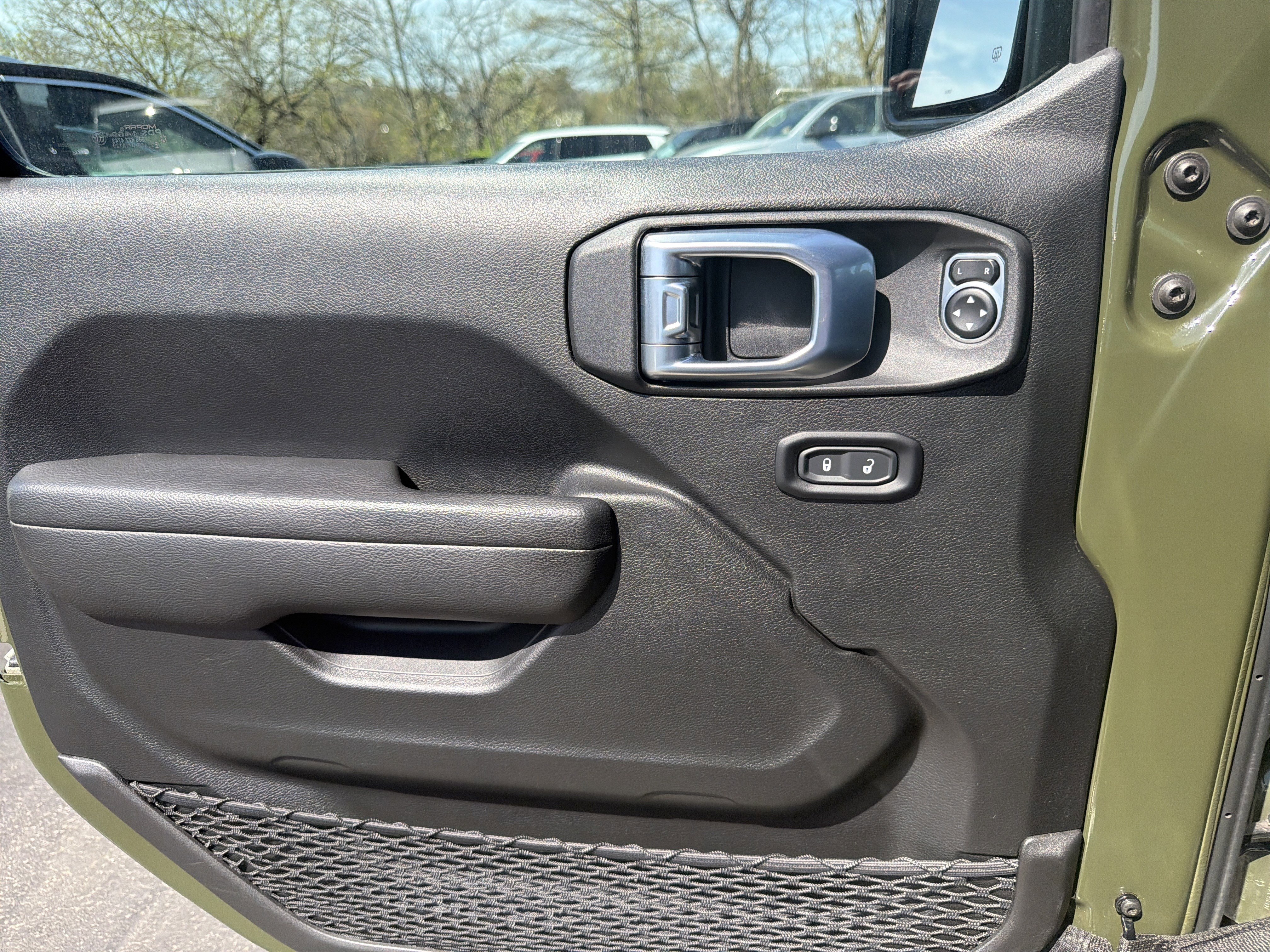 Certified 2022 Jeep Wrangler Sport AWD/4WD image 29
