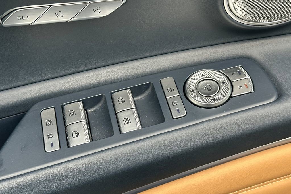 Used 2023 Genesis GV80 2.5T w/ Prestige 20" Package image 12