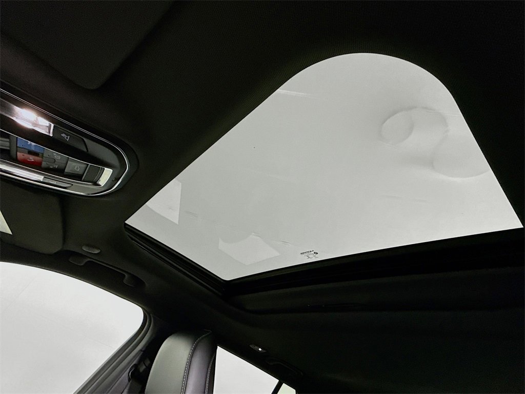 New 2025 Jeep Grand Cherokee Altitude image 14