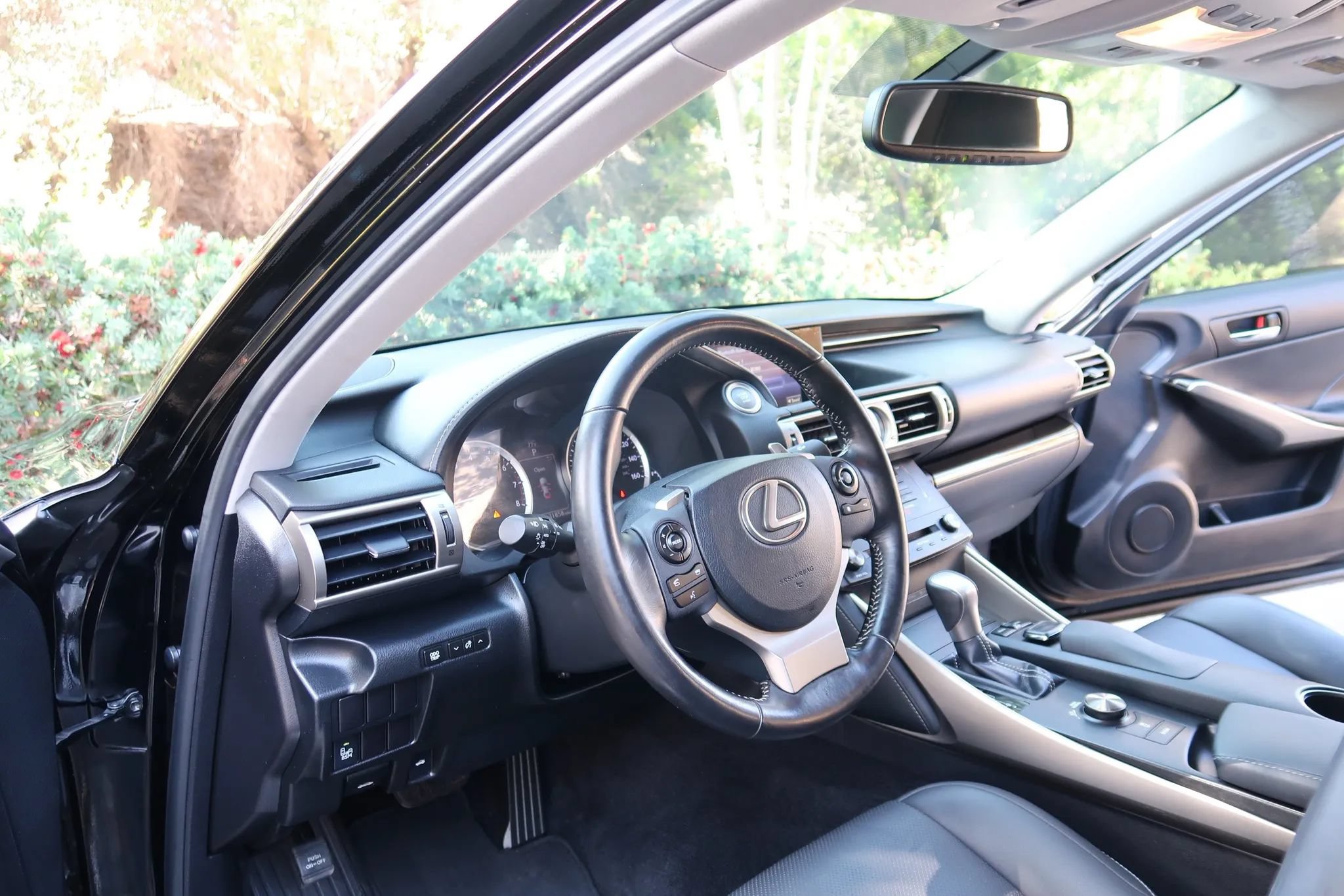 Used 2016 Lexus IS 300 AWD image 13