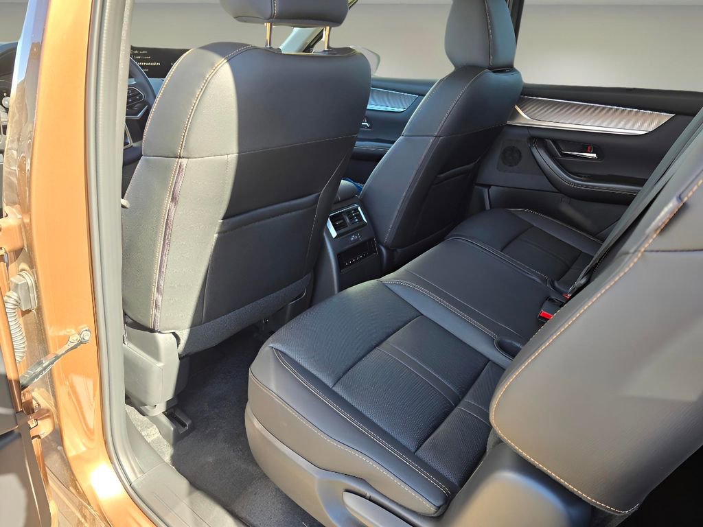 New 2025 MAZDA CX-70 Plug-In Hybrid w/ Premium Pkg image 15