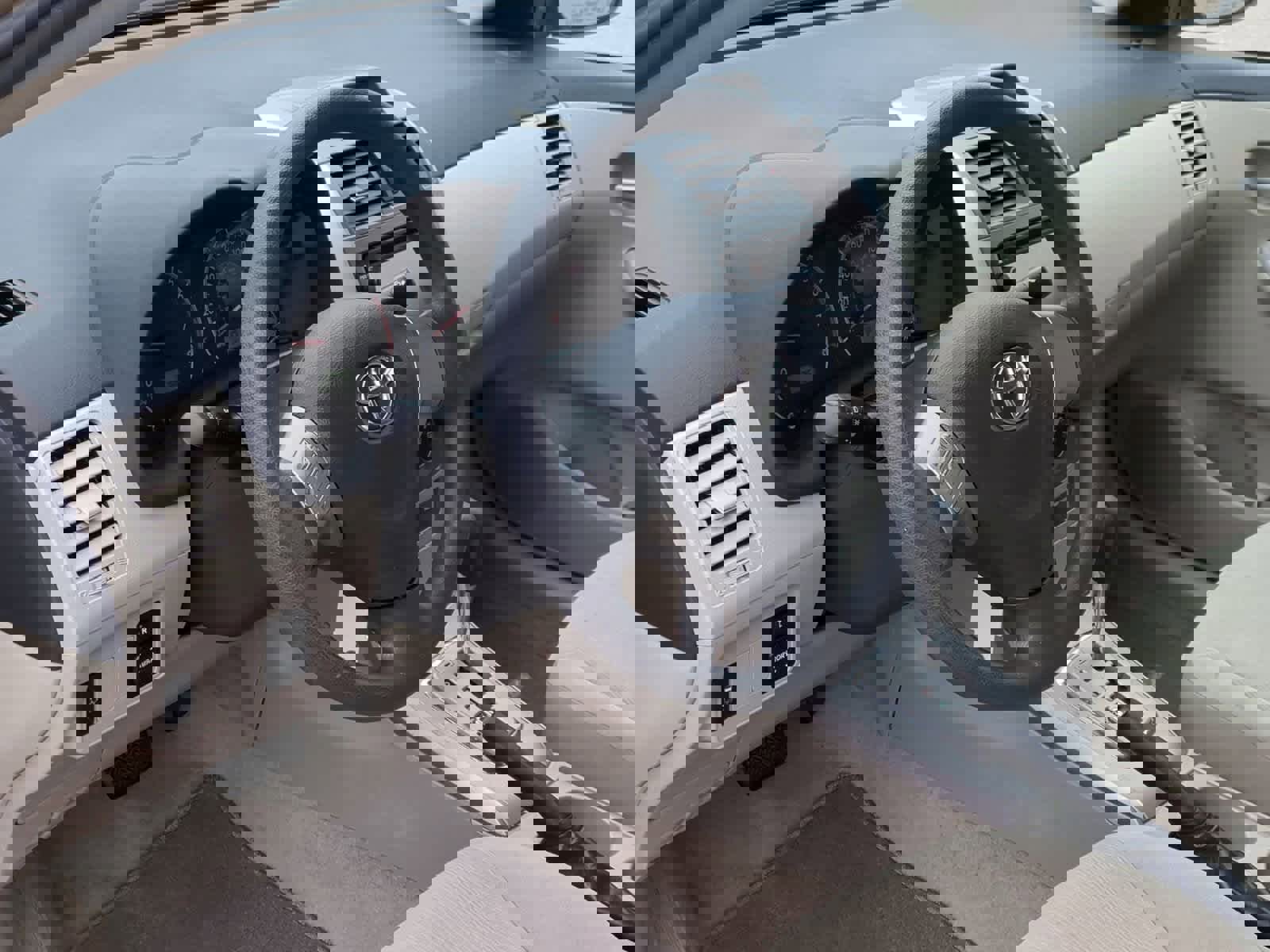 Used 2013 Toyota Corolla LE image 10