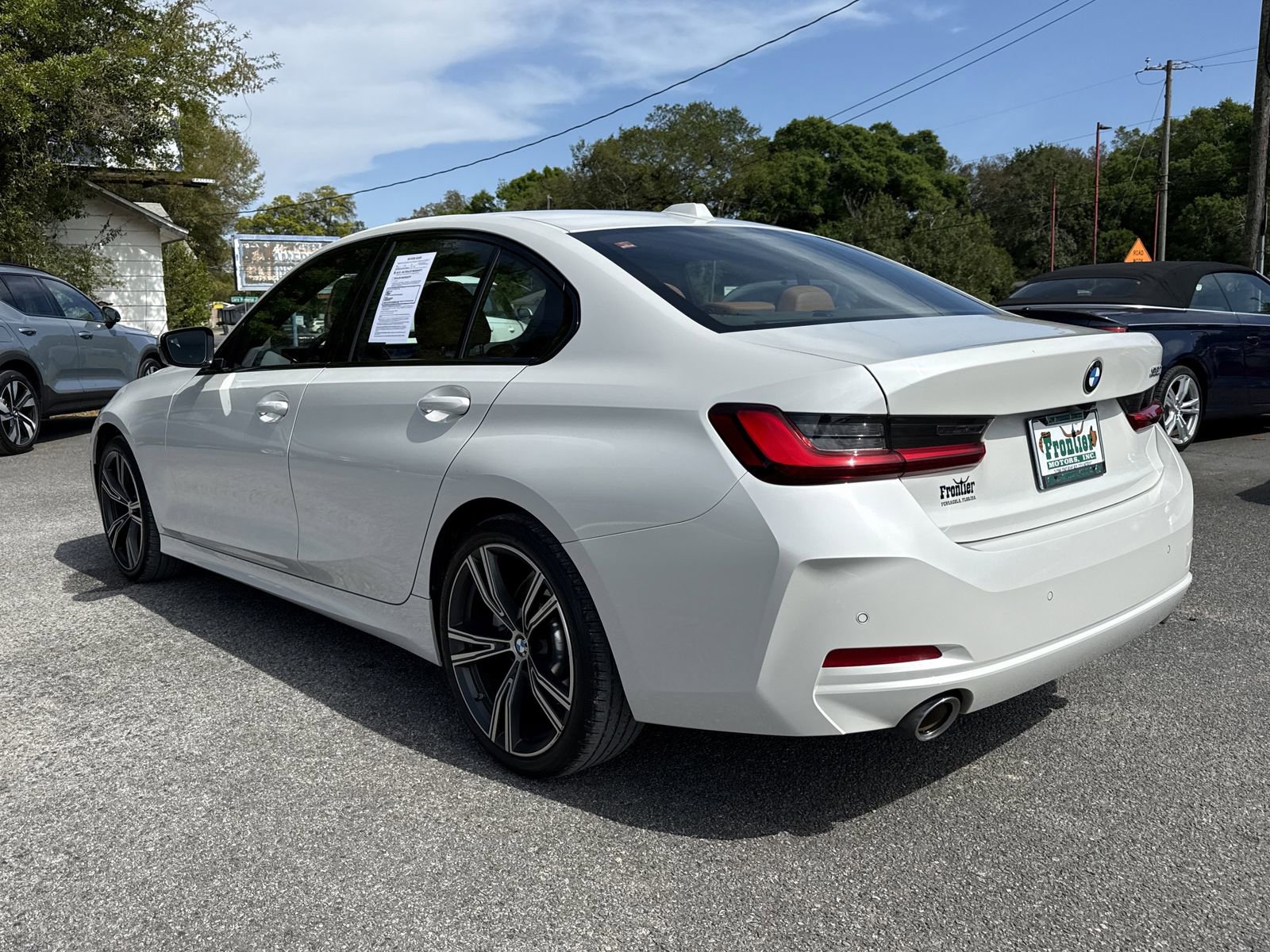 Used 2023 BMW 330i Sedan w/ Premium Package RWD image 3