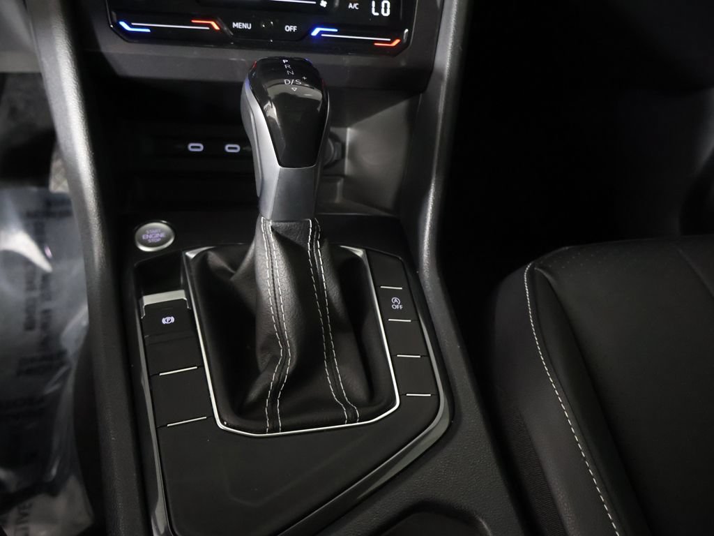 Used 2023 Volkswagen Tiguan SE w/ Panoramic Sunroof Package FWD image 49