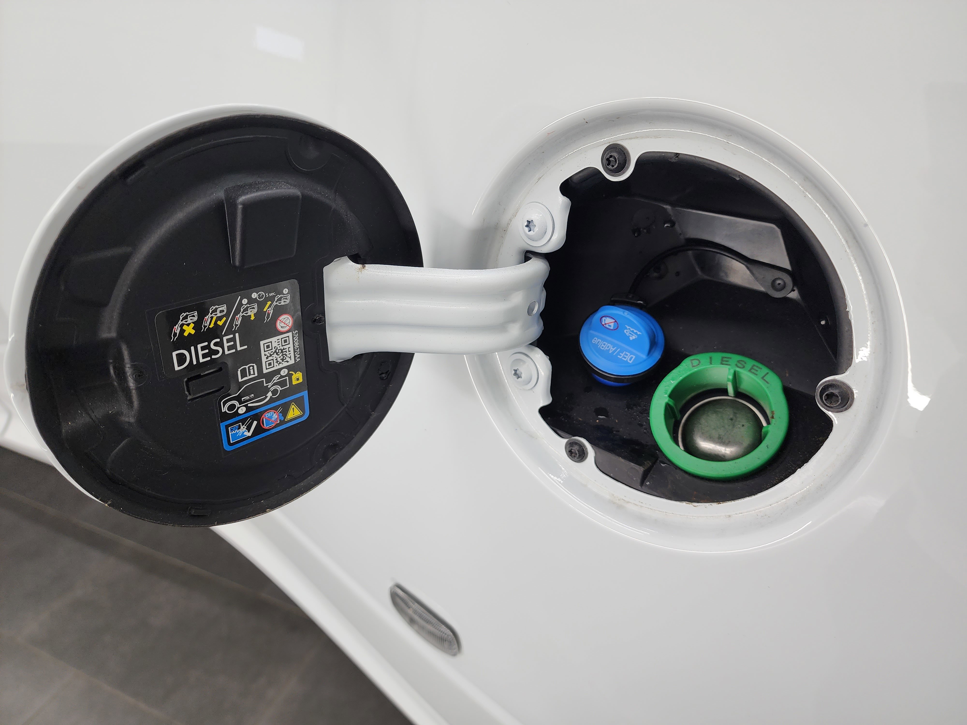 Used 2025 RAM 3500 Laramie image 34