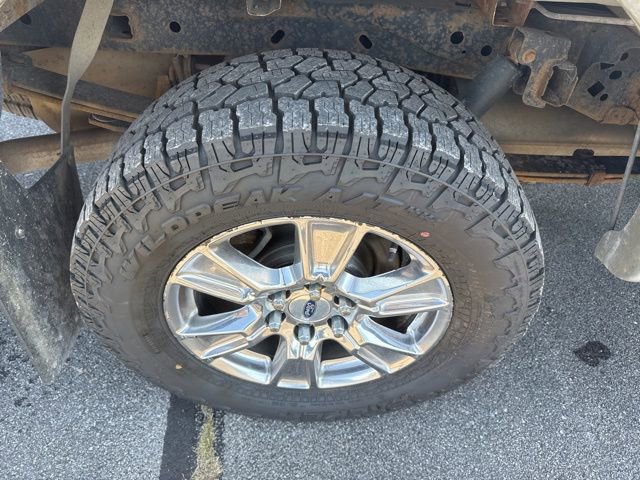 Used 2014 Ford F150 FX4 w/ Equipment Group 402A Luxury AWD/4WD image 9