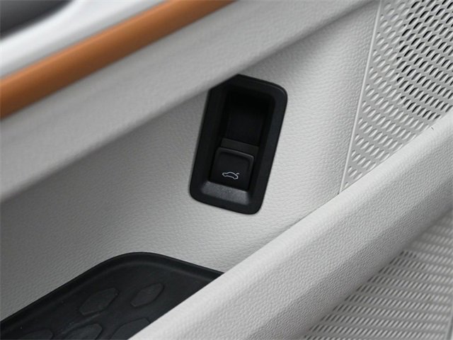 New 2025 Volkswagen ID. Buzz 1st Edition image 21