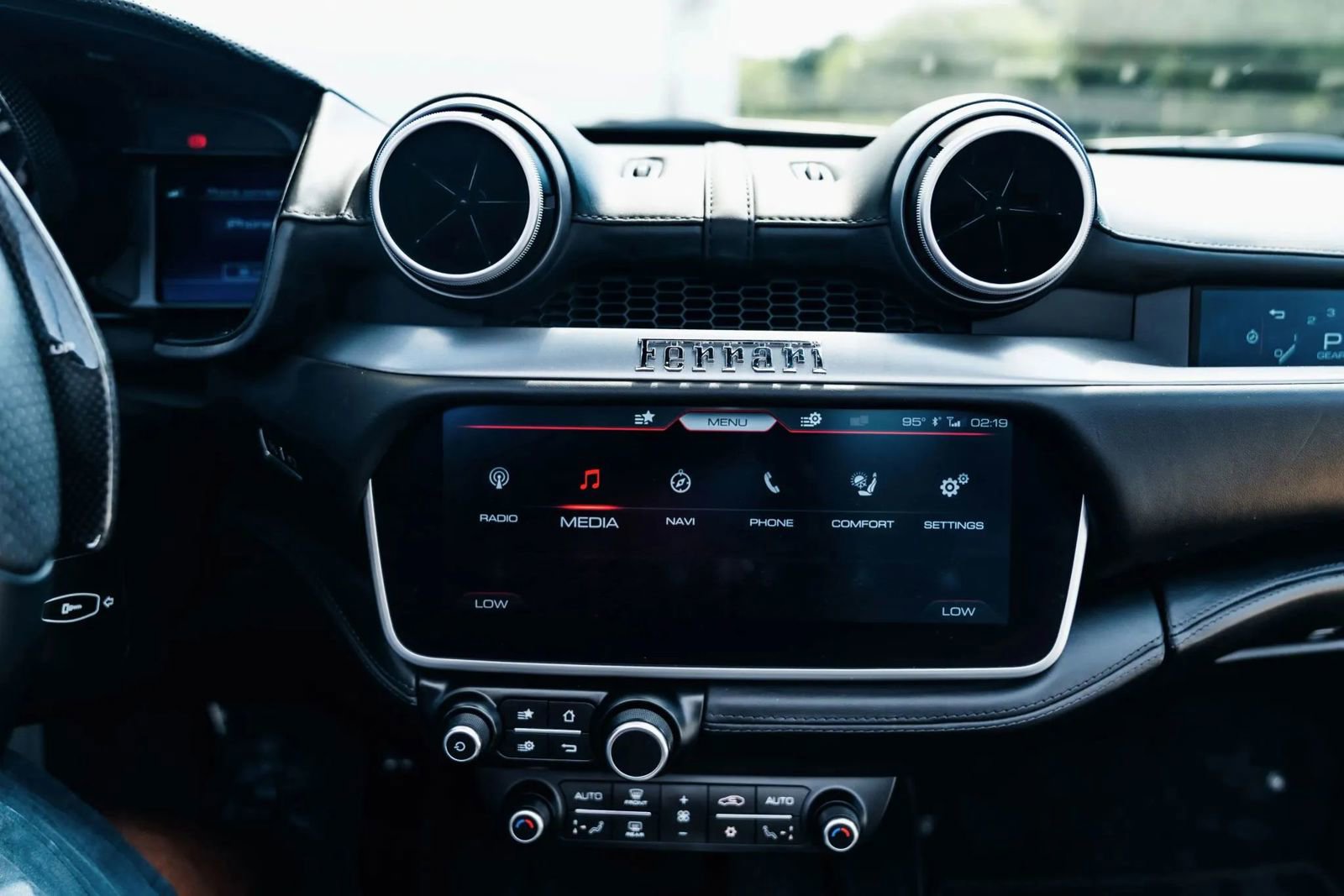 Used 2020 Ford Mustang Shelby GT500 w/ Technology Package image 52