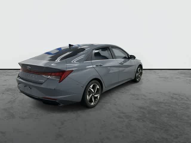 Used 2023 Hyundai Elantra Limited w/ Cargo Package FWD image 3