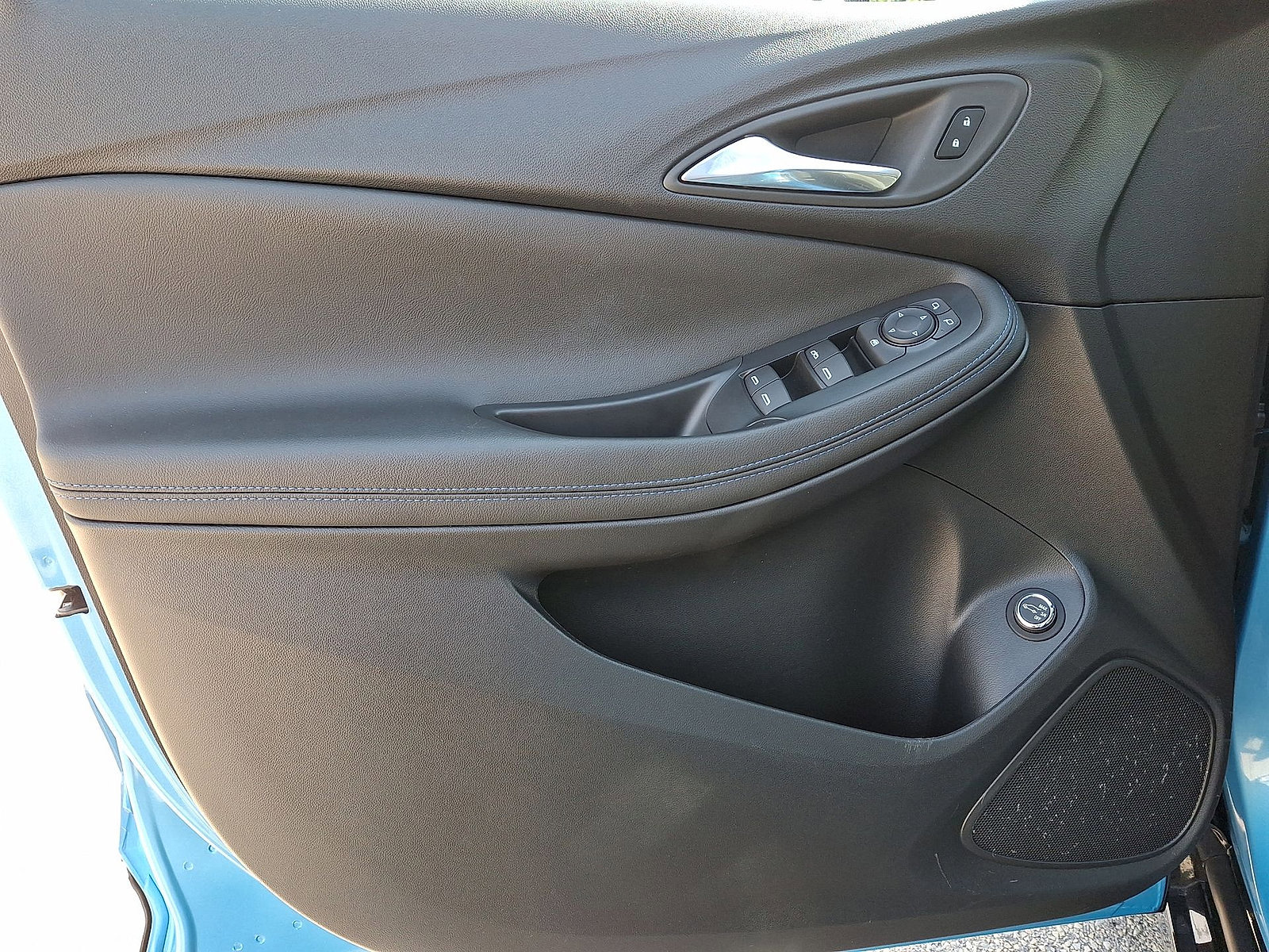 Used 2025 Buick Encore GX Sport Touring w/ Comfort Package FWD image 10
