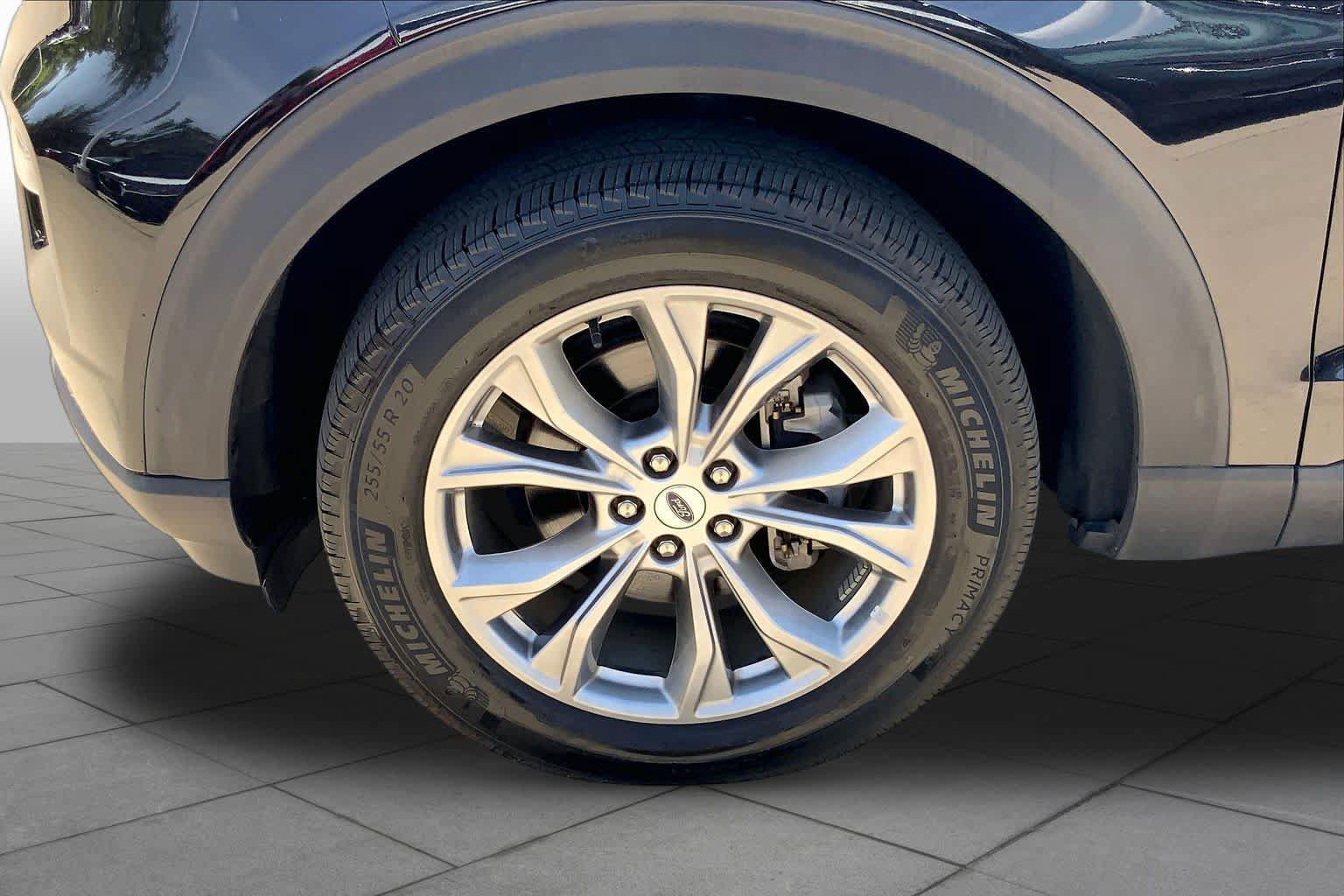 Used 2023 Ford Explorer Limited AWD/4WD image 11