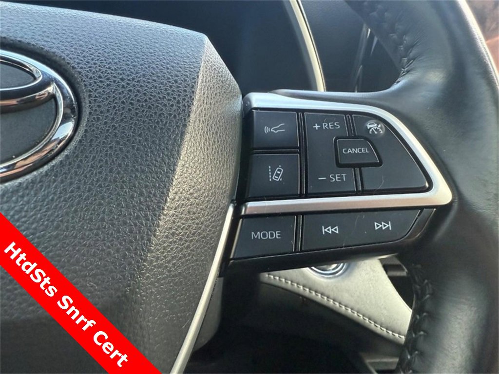 Used 2023 Toyota Highlander XSE image 23