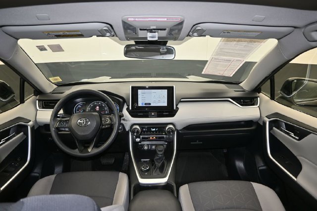 Certified 2025 Toyota RAV4 XLE AWD/4WD image 26