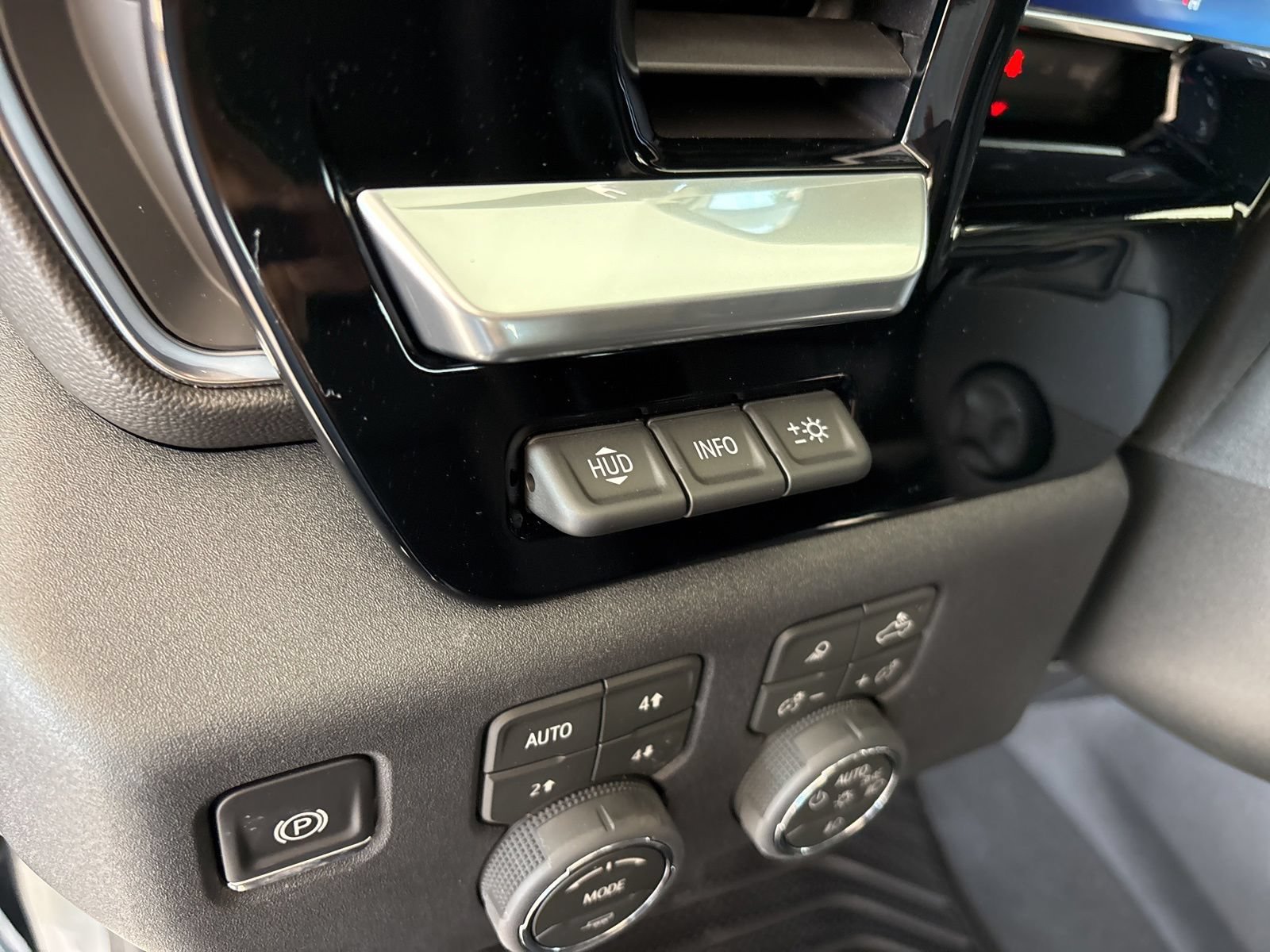 New 2026 Chevrolet Silverado 1500 LTZ w/ LTZ Premium Texas Edition AWD/4WD image 16
