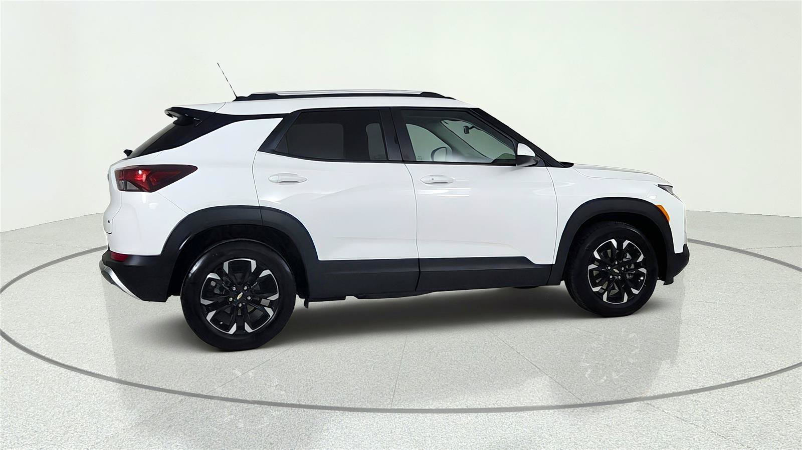 Used 2023 Chevrolet TrailBlazer LT FWD image 7