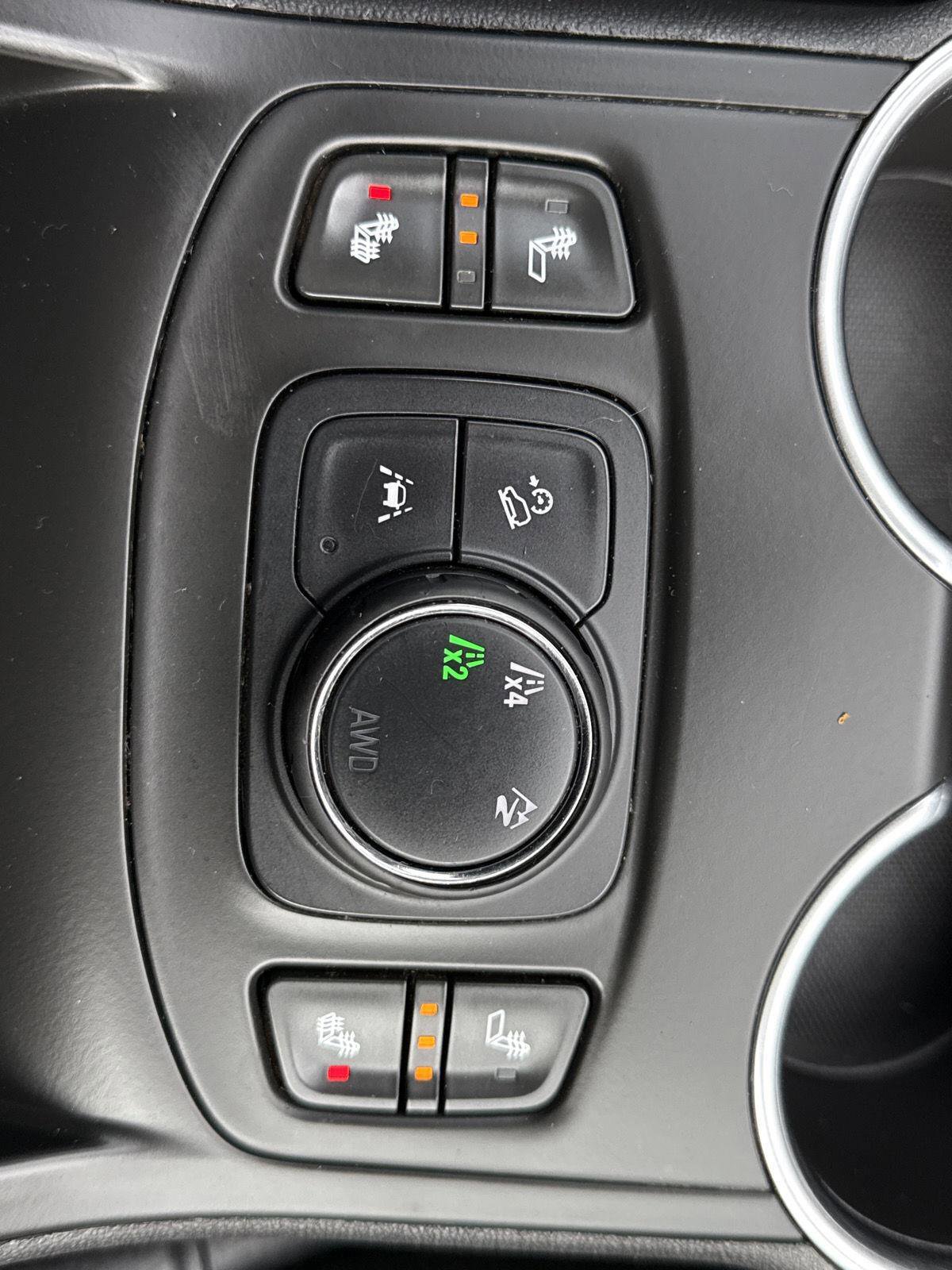 Used 2022 GMC Terrain SLE w/ Driver Convenience Package image 16