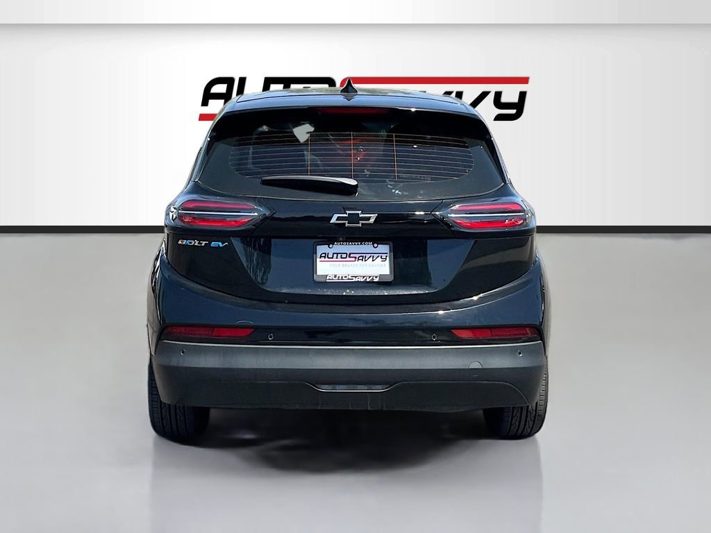 Used 2023 Chevrolet Bolt LT w/ Infotainment Package FWD image 6