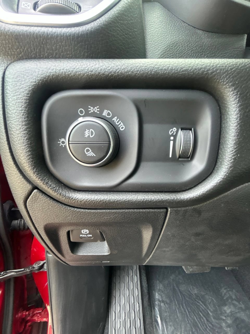 New 2026 RAM 1500 Express AWD/4WD image 19