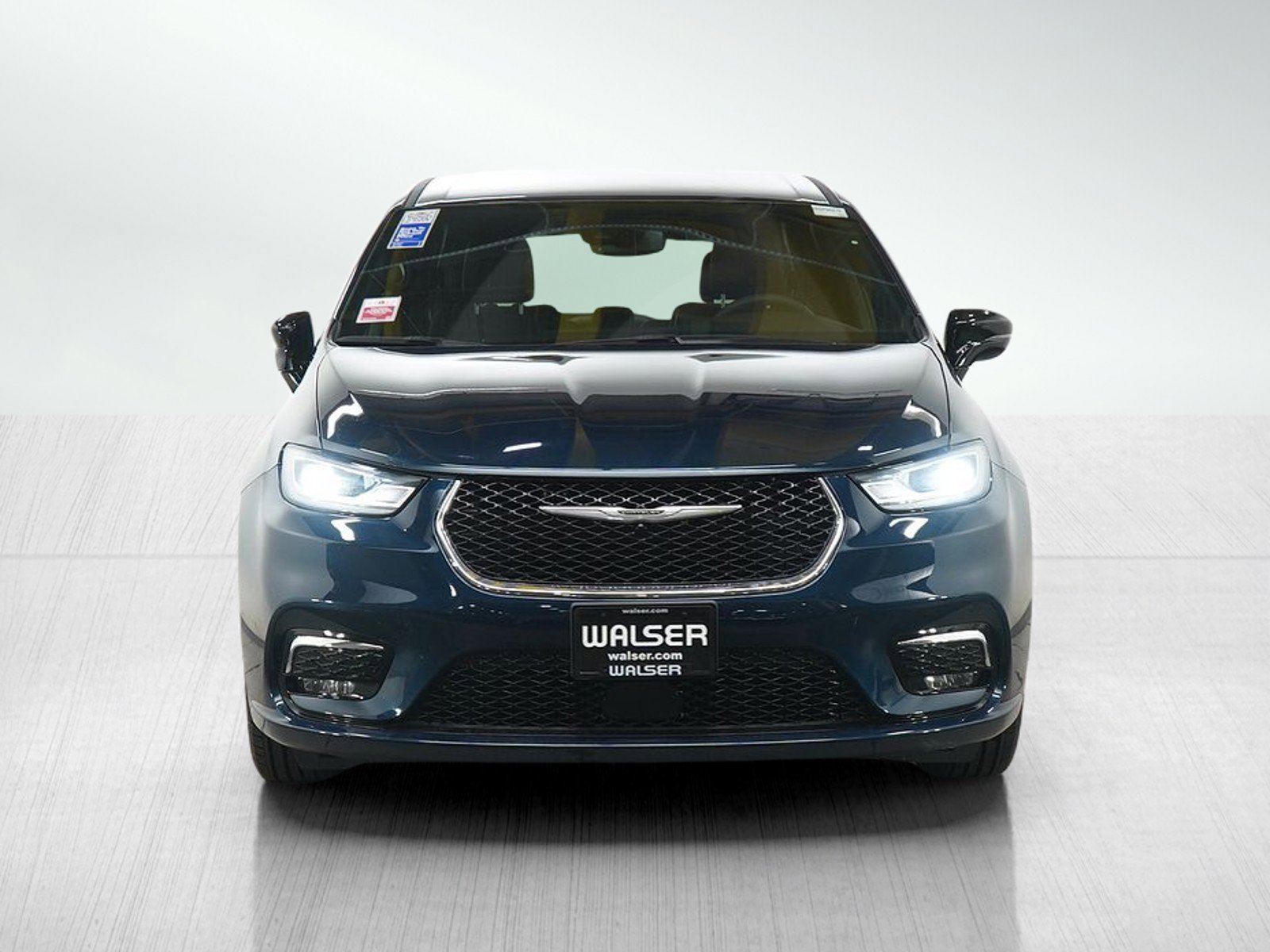 Used 2025 Chrysler Pacifica Select FWD image 8