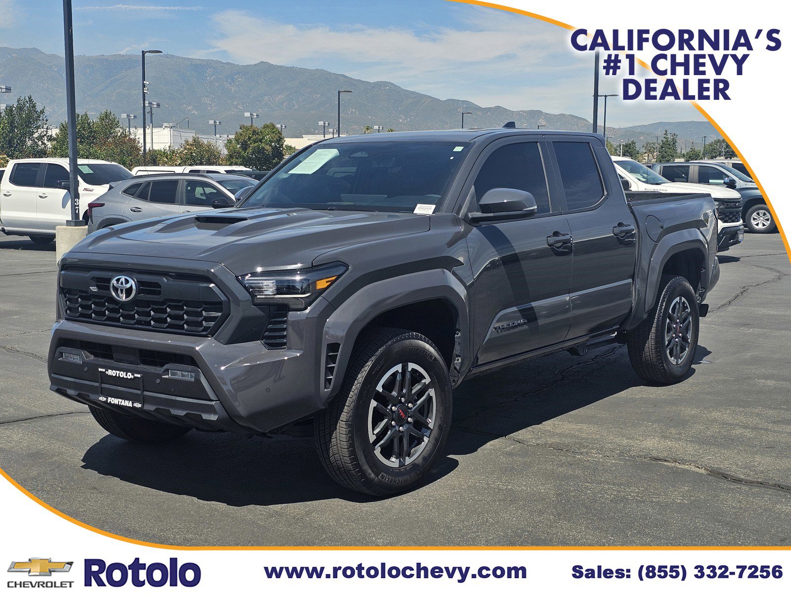 Used 2025 Toyota Tacoma TRD Sport w/ TRD Sport Upgrade Package image 3