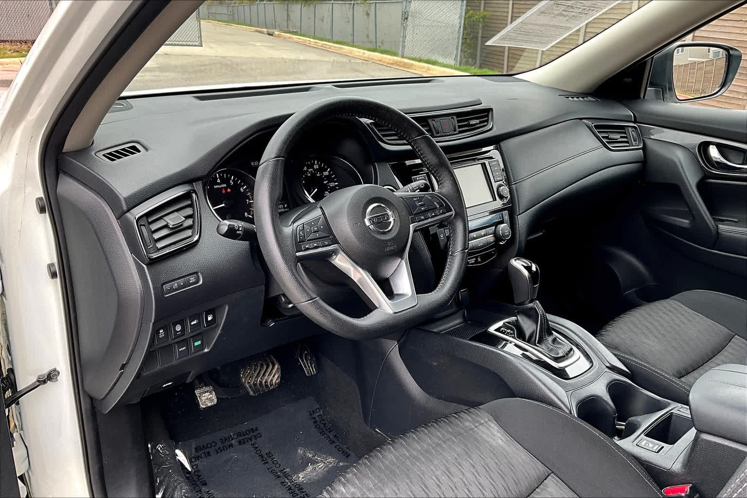 Used 2019 Nissan Rogue SV FWD image 17