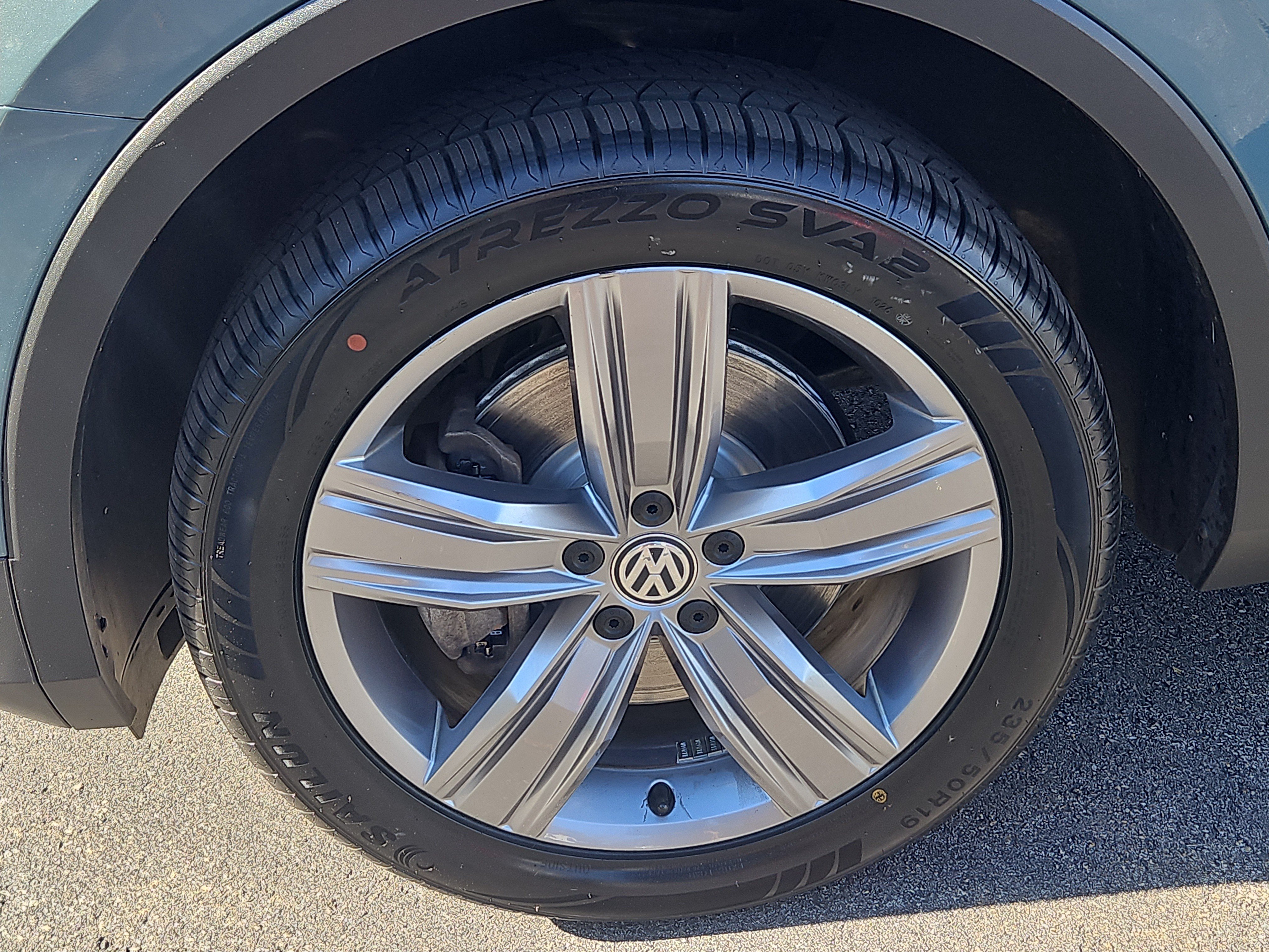 Used 2021 Volkswagen Tiguan SEL AWD/4WD image 4