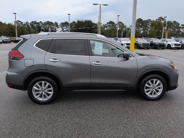 Used 2017 Nissan Rogue SV AWD/4WD image 4