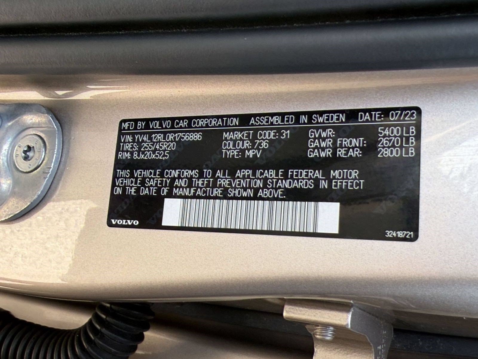 Used 2024 Volvo XC60 B5 Plus AWD/4WD image 27