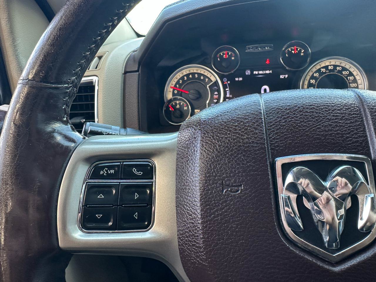 Used 2017 RAM 1500 Laramie RWD image 33