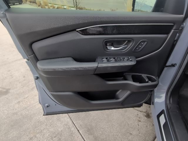 Used 2025 Honda Pilot Elite image 10